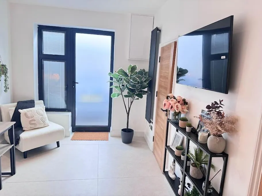 Chic Apartment E10 London