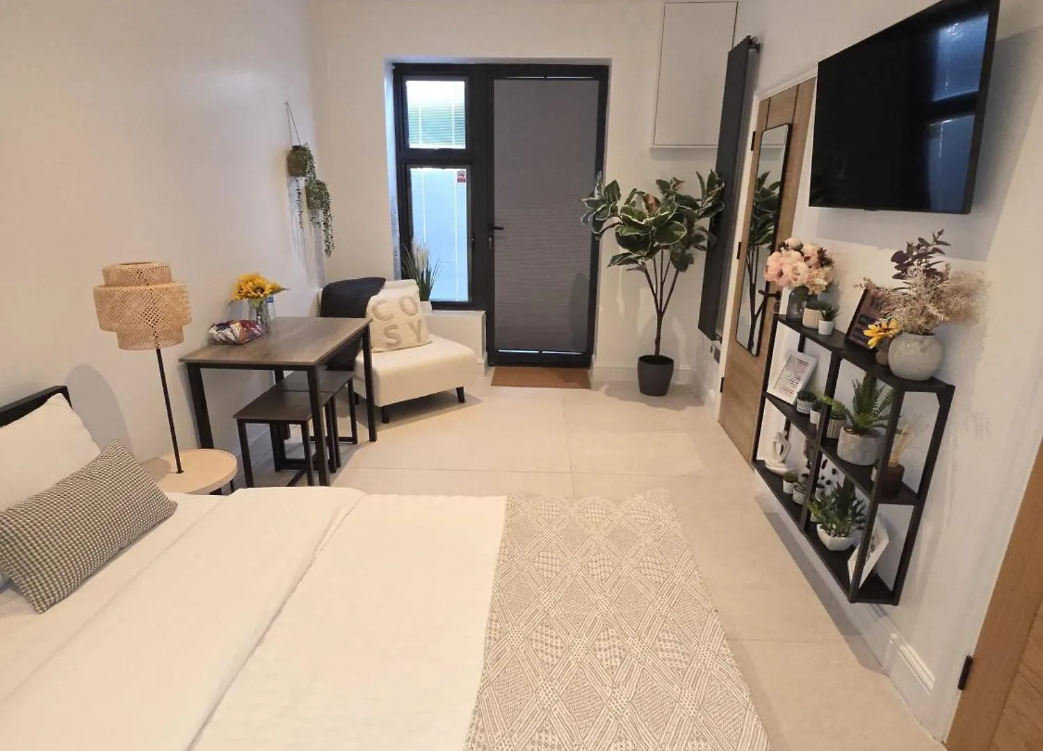 Chic Apartment E10 London