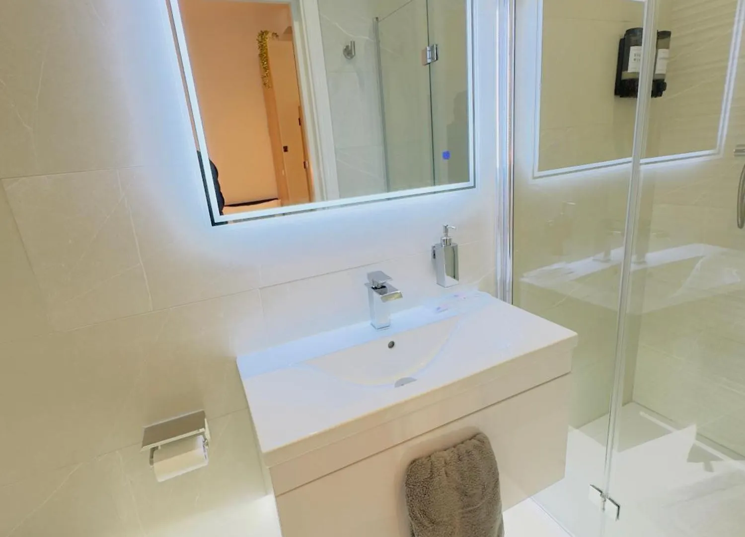 Chic Apartment E10 London